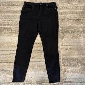 NWT BlankNYC Black The Bond Mid Rise Skinny Jeans Size 32